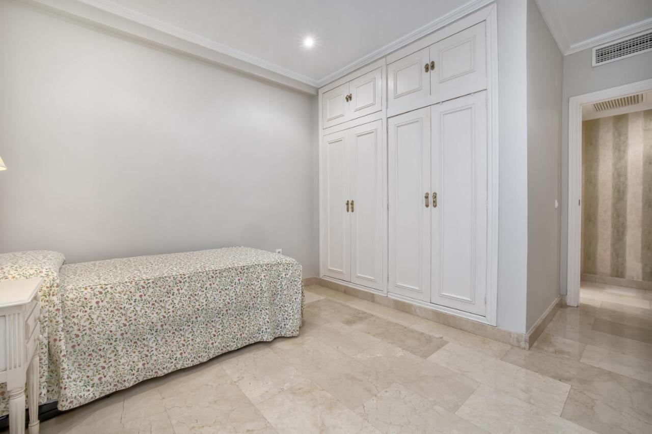 Apartamento Los Tilos & Parking & Piscina Kordoba Bagian luar foto