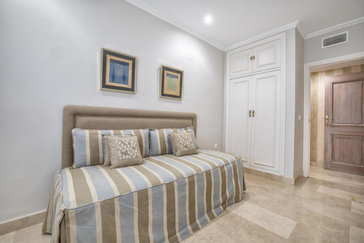 Apartamento Los Tilos & Parking & Piscina Kordoba Bagian luar foto